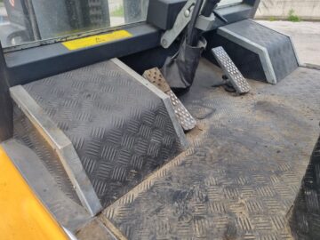 Forklift-Inspection-23